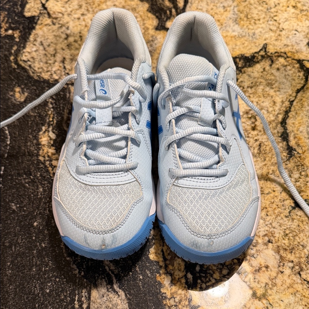 Asics Youth Tennis 🎾 shoes size 5